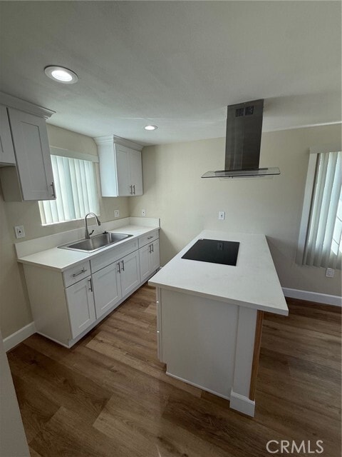 Photo - 735 N Bush St