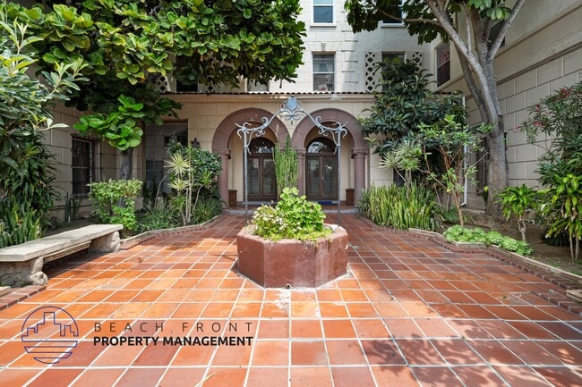 Photo - 3333 W. 4th St.