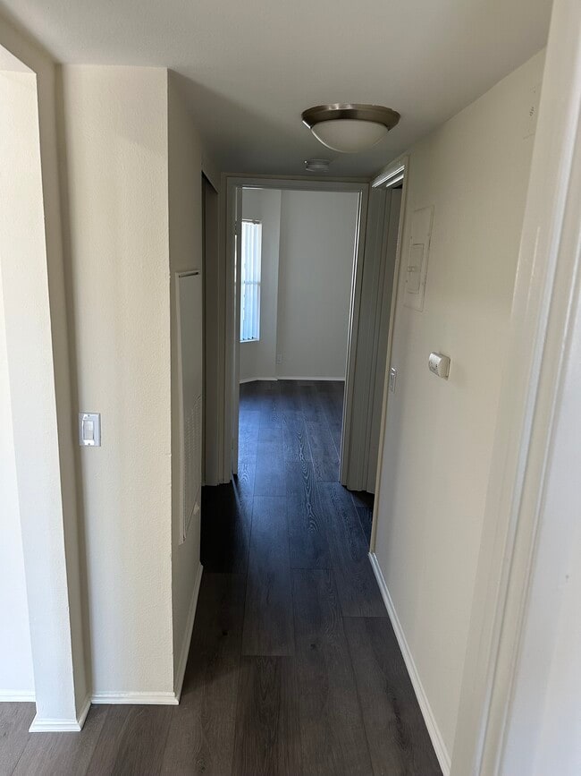 2 Bed/ 2 BATH - Ben Apartments