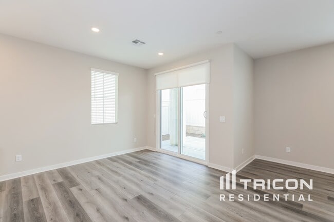 Photo - 31567 Hans Dr