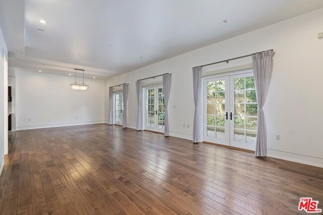 Photo - 225 S Hamilton Dr