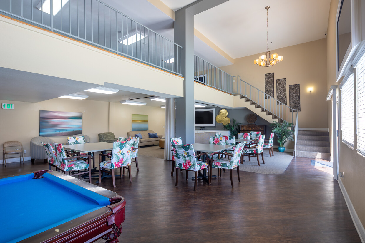 3D Tour - Huntington Breeze Apartments