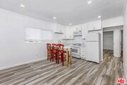 Photo - 2922 S Budlong Ave Apartment Unit 6