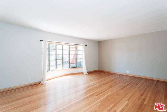 Photo - 10961 Strathmore Dr