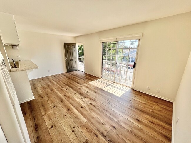 Photo - 3225 E 10th St Unit 3227