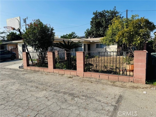 Photo - 12036 Roseglen St