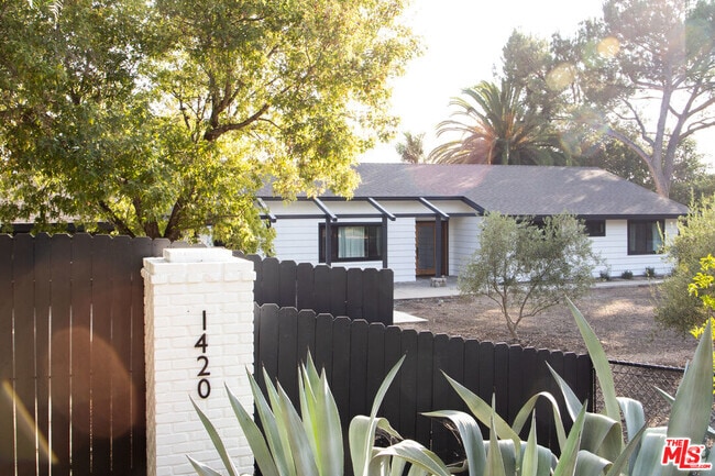 Building Photo - 1420 Cuyama Rd Rental