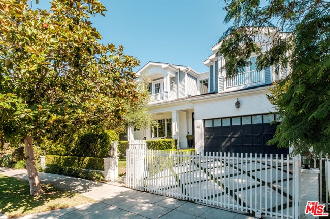 Building Photo - 1636 Warnall Ave