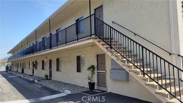 Building Photo - 327 W Carson St Unit 4 Rental