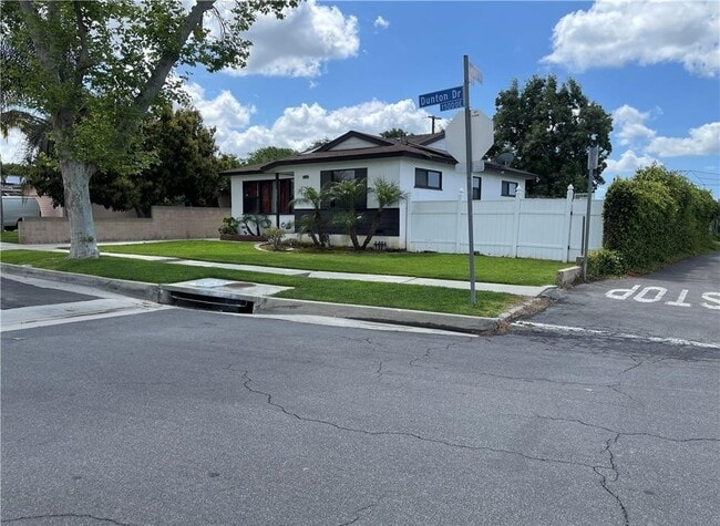 Building Photo - 15100 Dunton Dr Rental