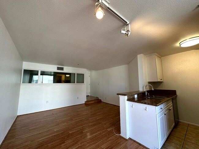 Photo - ***MOVE-IN SPECIAL 2 WEEKS FREE RENT***Fantastic 1 bed and 1 Bath with balcony and pool in Hollywood Unit 115