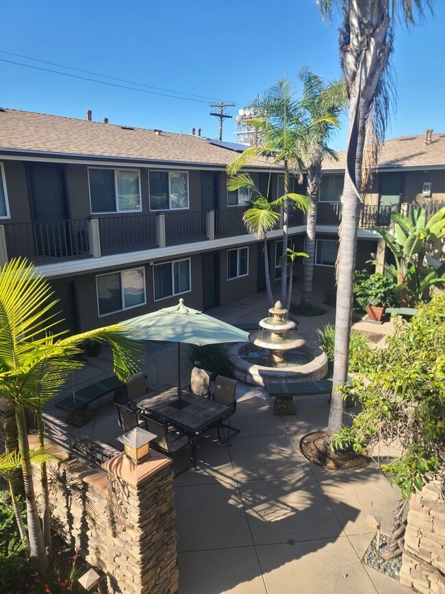 Building Photo - Updated 1Bd/1Ba Condo in Gated Community i... Unit 17