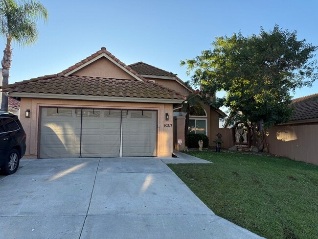 Building Photo - 3 Bedroom Home