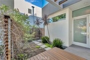 Photo - 16518 Moorpark St House