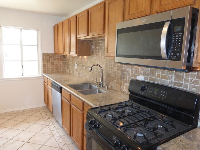 Photo - 23123 Cohasset St