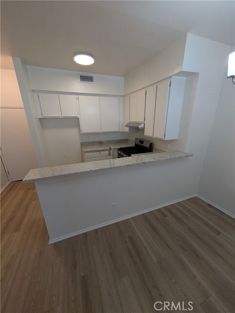 Building Photo - 17330 Chatsworth St Unit 10 Rental