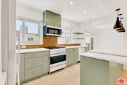 Photo - 210 S Hamilton Dr Apartment Unit 10