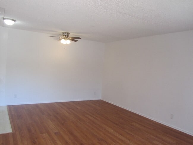 Photo - 501 N Venice Blvd