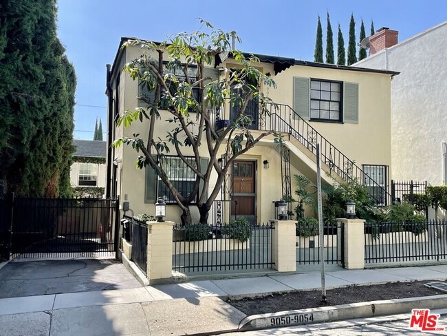 Building Photo - 9054 Elevado Ave