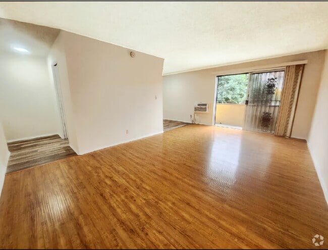 Building Photo - 123 S Catalina St Rental