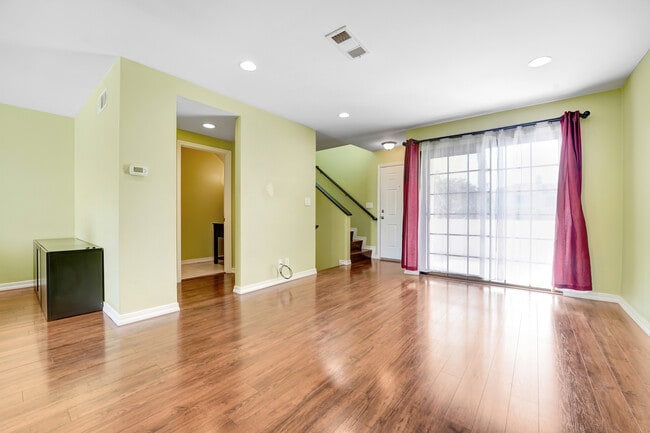 Photo - 2971 Plaza del Amo Unit 267