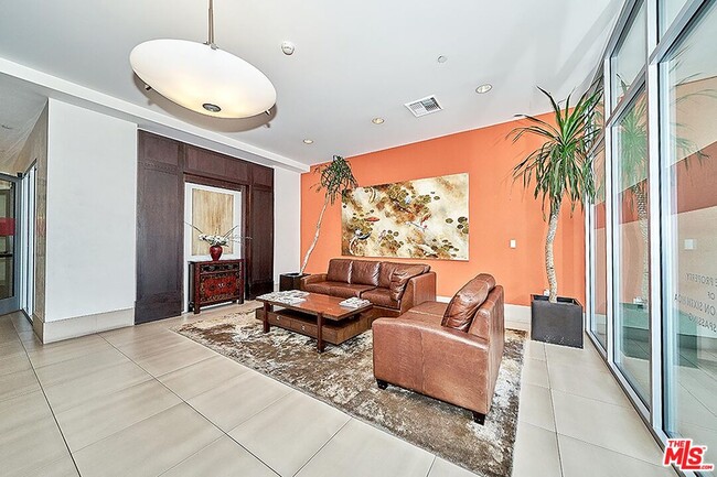 Photo - 3223 W 6th St Unit 808