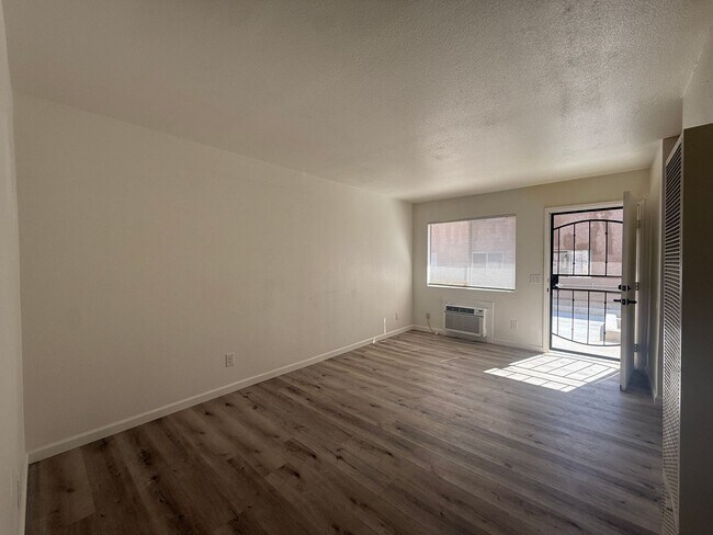 Photo - Palmdale 1 bedroom Unit 4