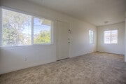 Photo - Charming Upstairs One Bedroom in Crown Poi... Unit 1511