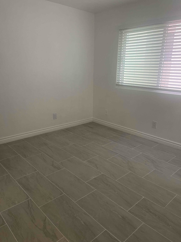 Photo - 16881 Sims Lane