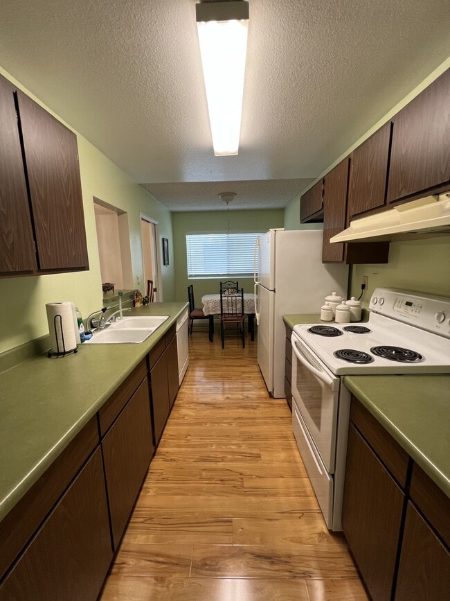 Building Photo - 1339 N Columbus Ave Unit 210 Rental