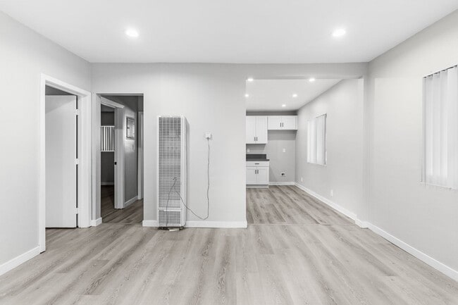 Photo - 113 S Lillie Ave Unit 201-04