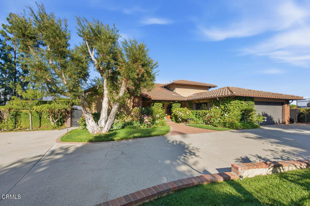 Photo - 290 St Katherine Dr