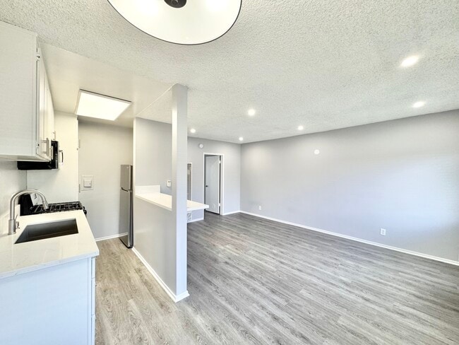 Photo - 12309 Burbank Blvd Apartment Unit 21