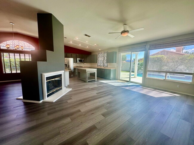 Photo - 275 Strada Nova