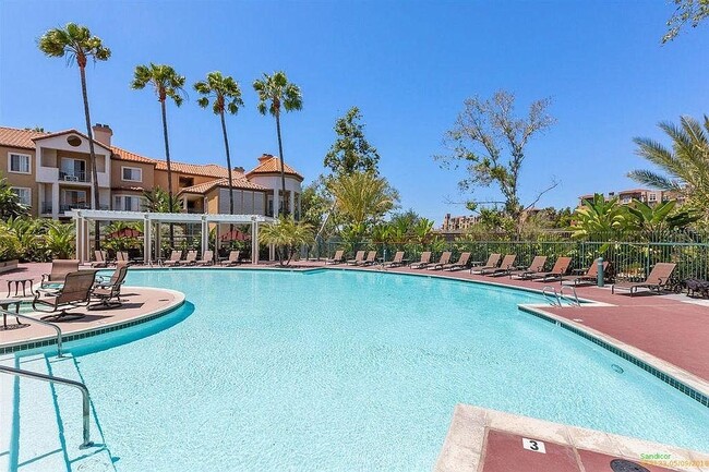 Photo - 1950 Camino De La Reina Unit River Colony