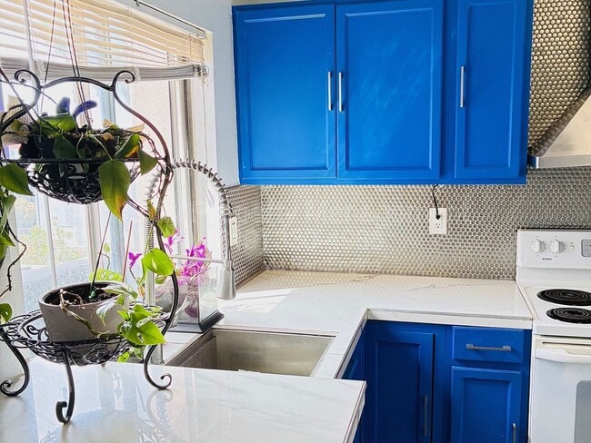 Photo - 3254 Ashford St Unit L