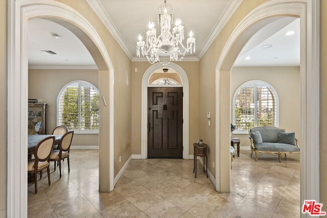 Photo - 349 S La Peer Dr