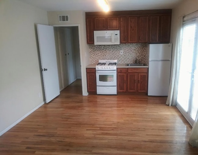 Building Photo - 11501 Faye Ave