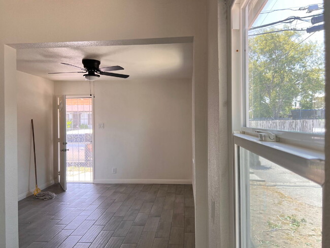 Newly renovated 2br 1bath near the 215 - Newly renovated 2br 1bath near the 215 Apartment