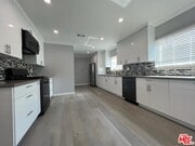 Photo - 11243 Lull St