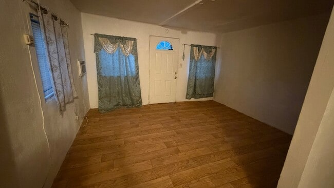 Photo - 170 E Claremont St
