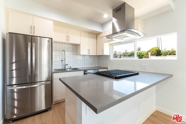 Photo - 756 N Ridgewood Pl