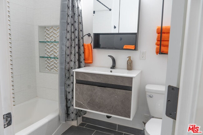 Photo - 1933 1/2 Lemoyne St