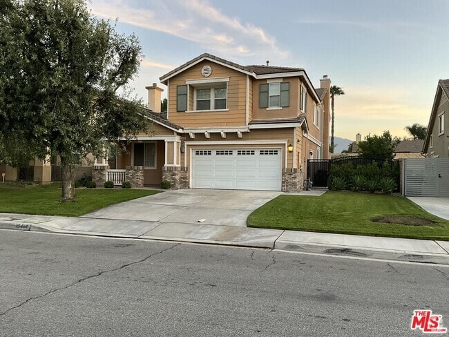 Building Photo - 15488 Ramona Ave Rental