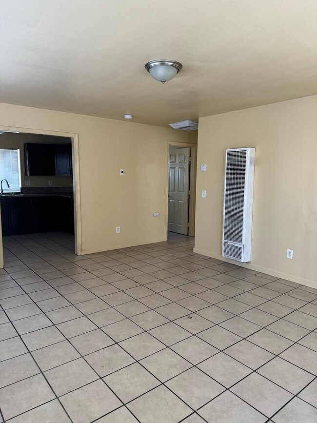 Photo - 15268 Center St