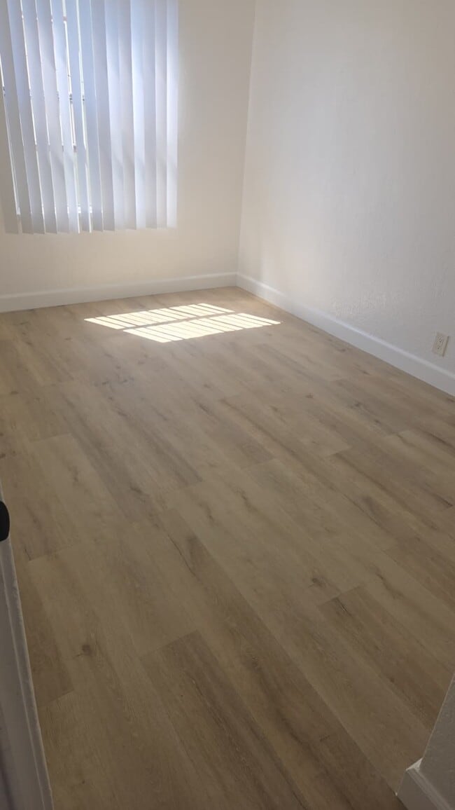Photo - 10218 State St Unit #E