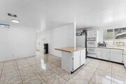 Photo - 7431 Vanalden Ave