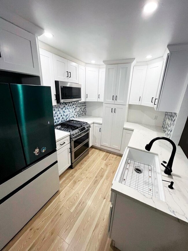 Photo - 785 W 19th St