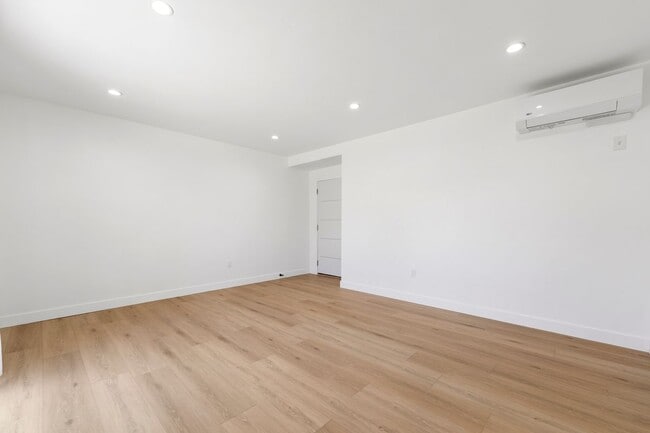 Photo - 2817 Sycamore Ave