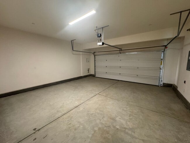 Photo - Beautiful Brand New Home